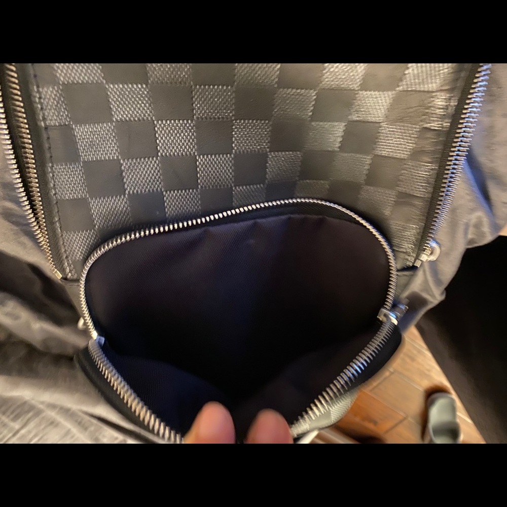 Louis Vuitton graphite sling bag - Picture 2 of 6